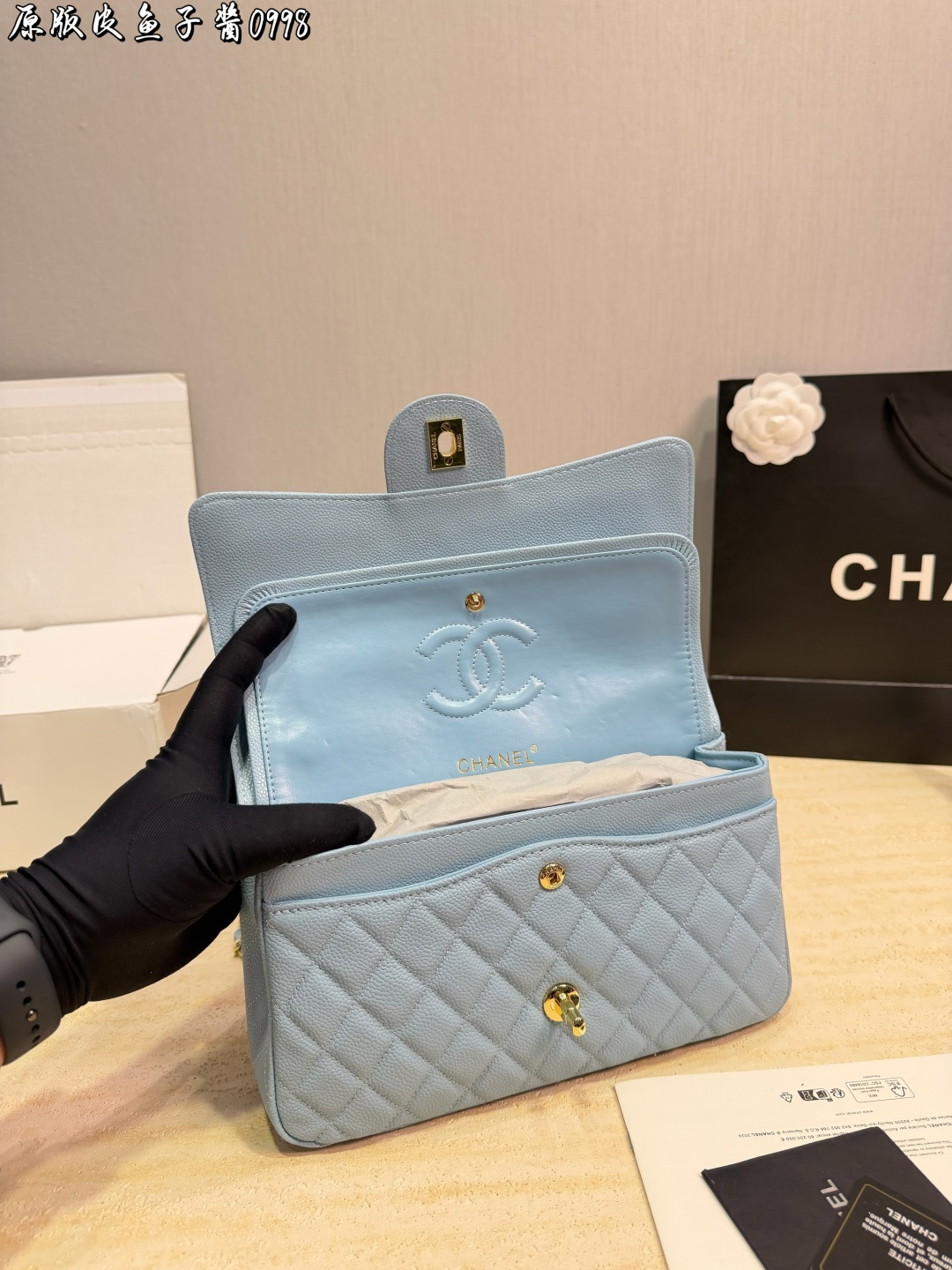 Top layer leather. This leather is more three-dimensional and harder than the ol - Image 11