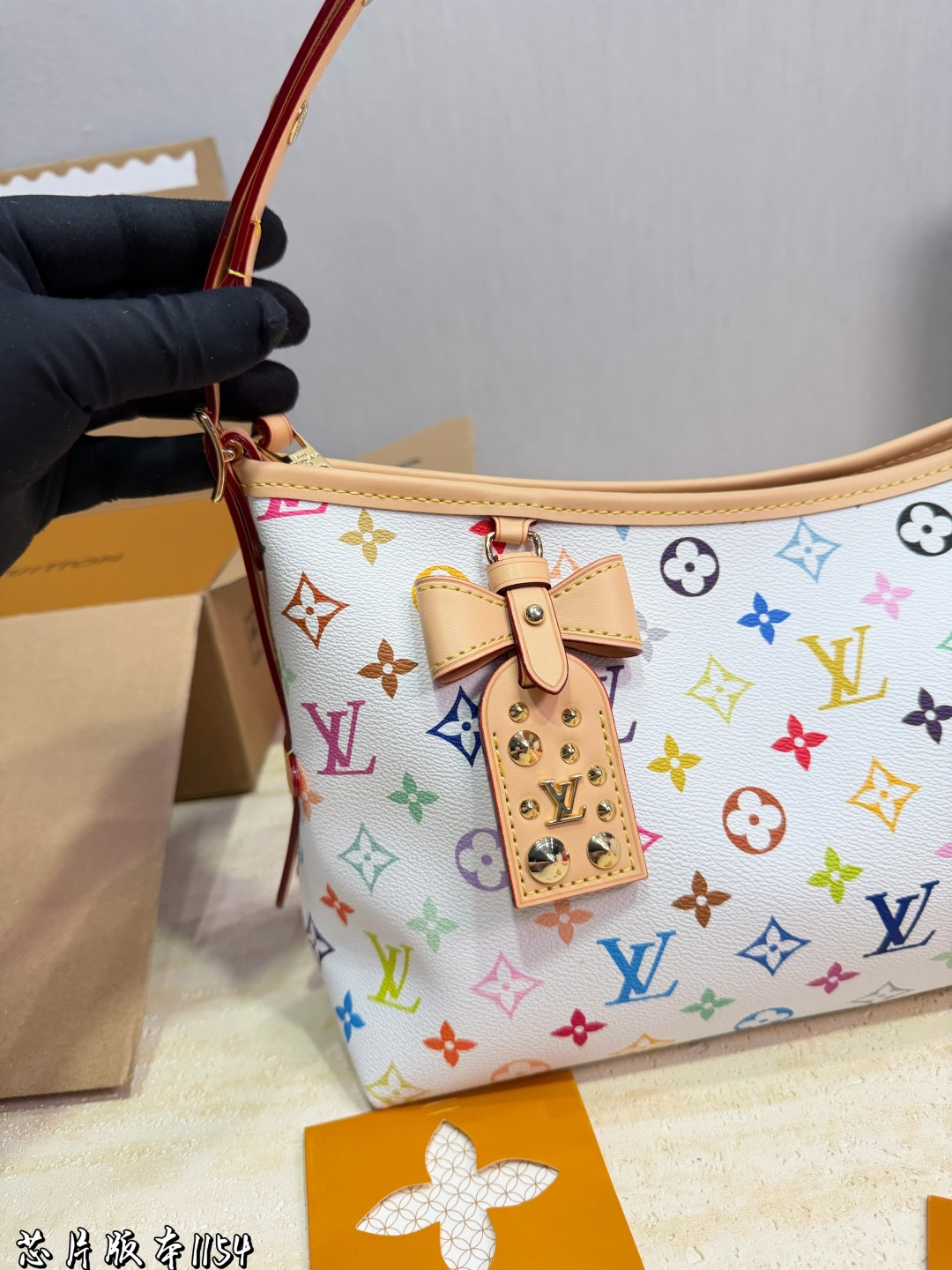 LV Carryall East West handbag LV Carryall East West handbag, classic Monogram pr - Image 3
