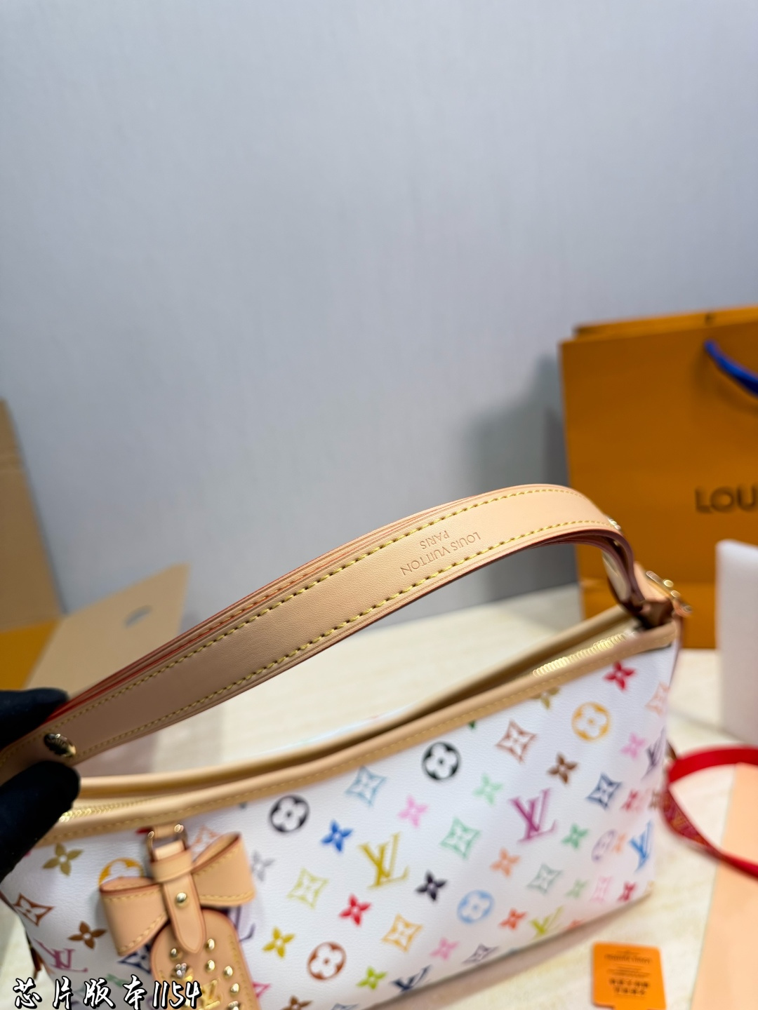 LV Carryall East West handbag LV Carryall East West handbag, classic Monogram pr - Image 4