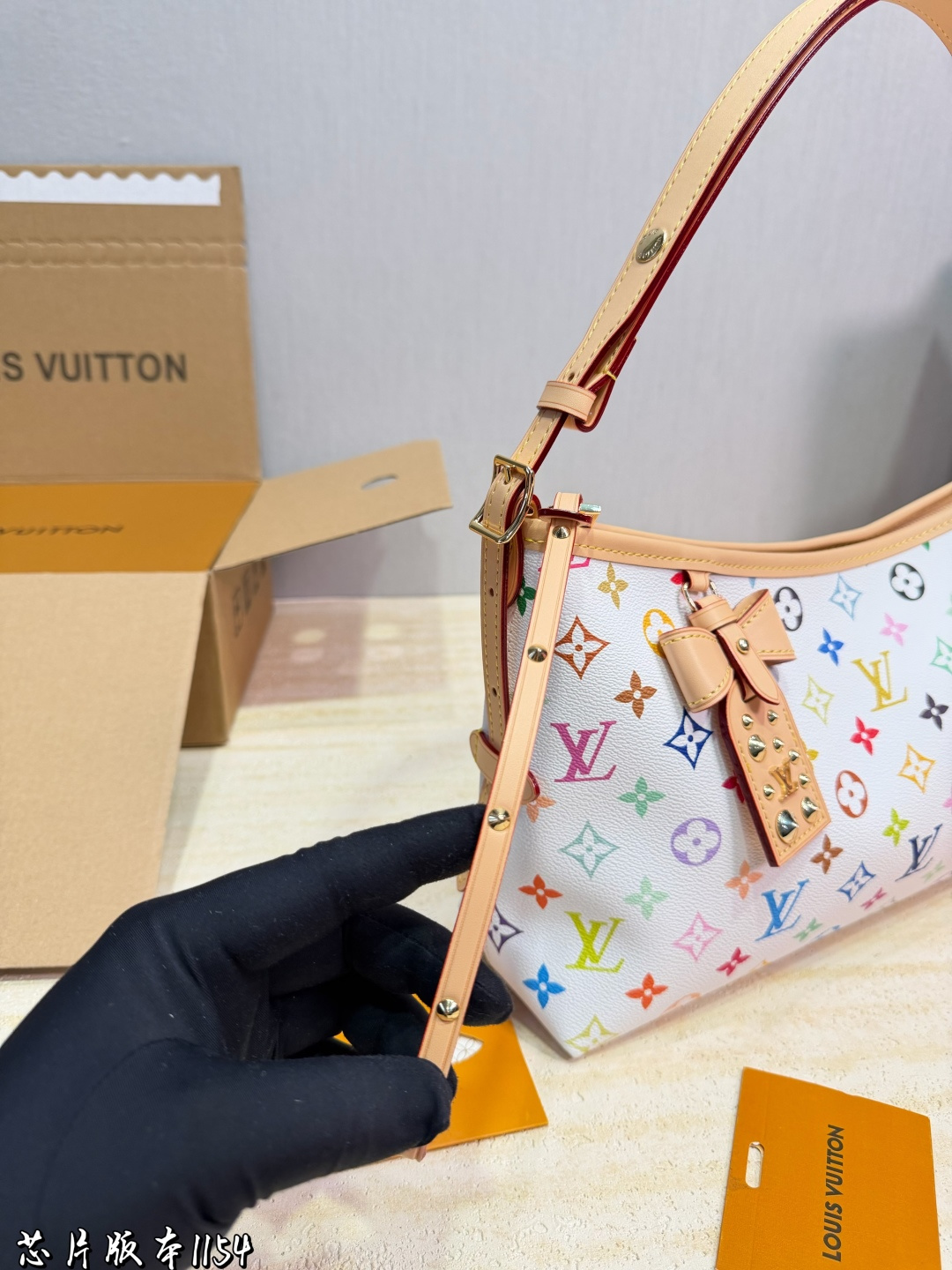 LV Carryall East West handbag LV Carryall East West handbag, classic Monogram pr - Image 7