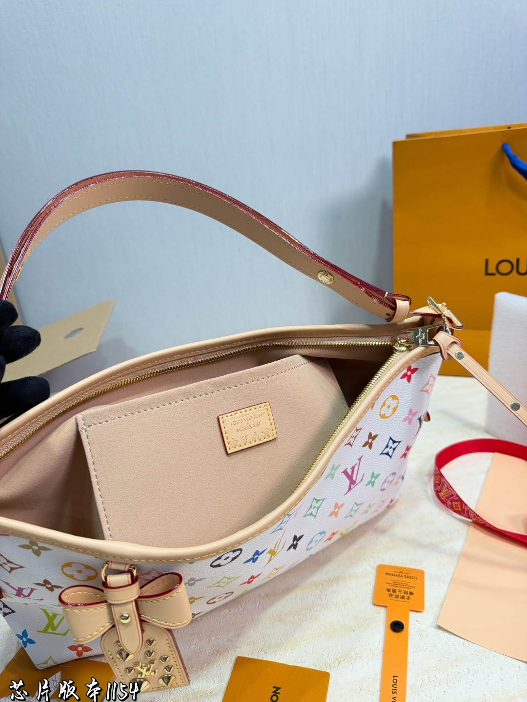 LV Carryall East West handbag LV Carryall East West handbag, classic Monogram pr - Image 9