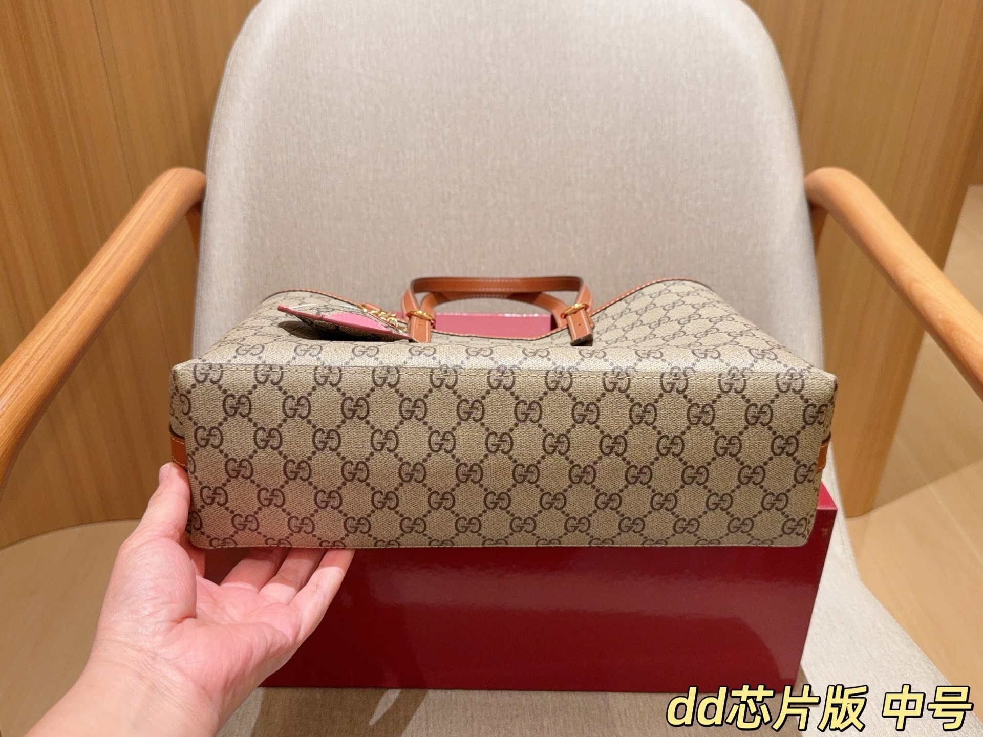 Chip version Large Gucci GG Emblem series presbyopia Underarm BagShopping Bagtot - Image 6
