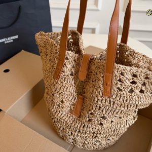 Size: YSL Saint Laurent Newtote Shopping Bag straw bag with liner. Straw bag ful