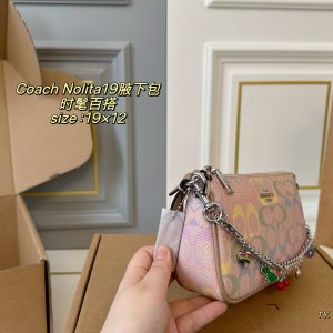 size:COACHCoachNolita19 Macaron Presbyopia Underarm Bag is full of gentleness an