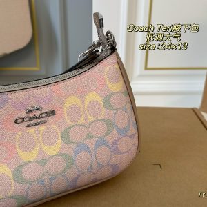 Size: COACH Coach’s Dream Tricolor Series TeriUnderarm Bag Vintage style, the co