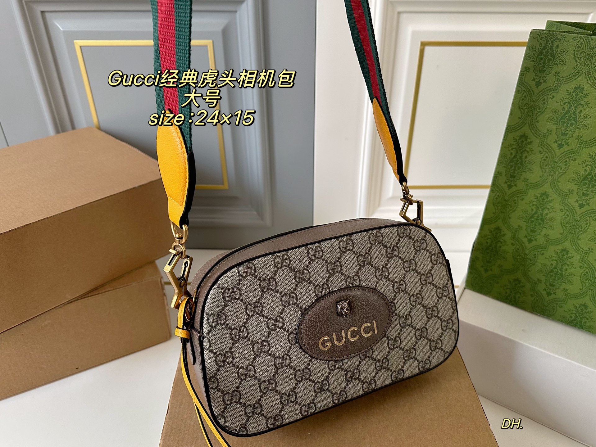 Large size: Large Gucci Gucci Classic Tiger Head Camera Bag Simple, clean and re - Image 2