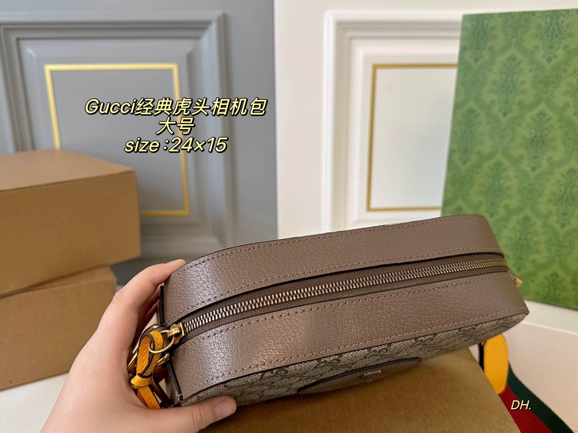 Large size: Large Gucci Gucci Classic Tiger Head Camera Bag Simple, clean and re - Image 7