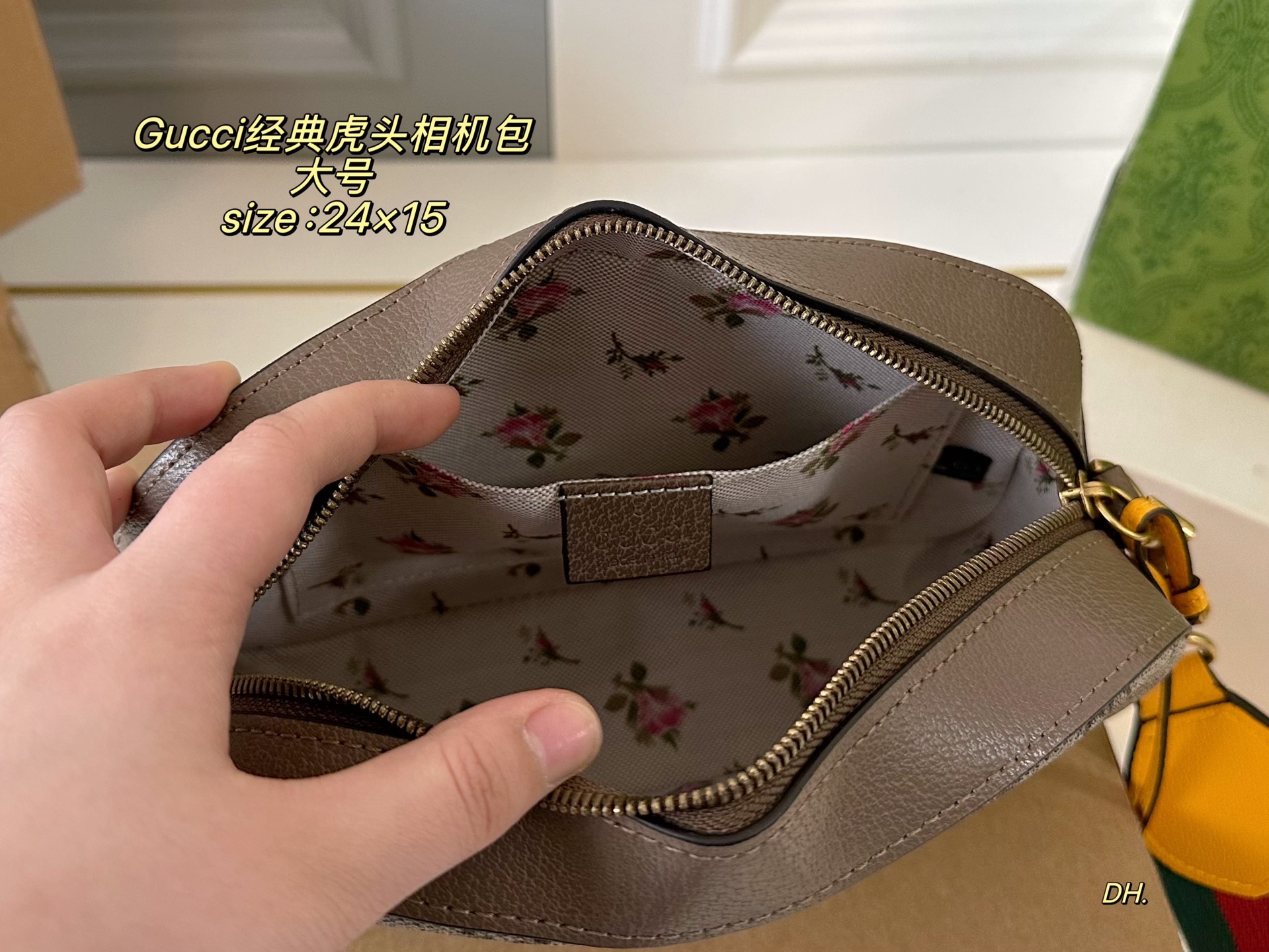 Large size: Large Gucci Gucci Classic Tiger Head Camera Bag Simple, clean and re - Image 9