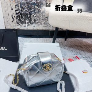 QueenXuan new product recommendation, with folding box, size 16*13 Chanel Chanel
