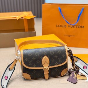 Cowhide version LV Louis Vuitton |DianeBaguette LV Baguette Diane Juezi The uppe