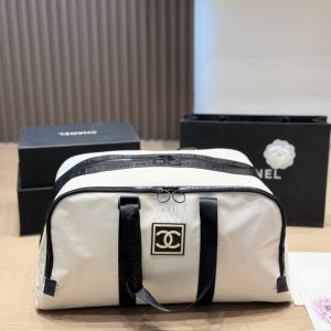 Chanel second-hand sports bag Chanel second-hand sports bag, off-white nylon + b