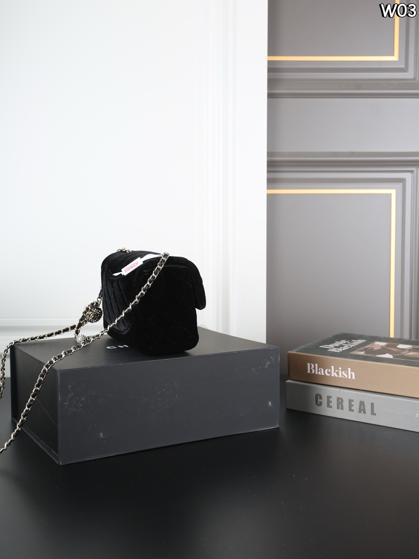 Large Full Set Gift Box Small Full Set Gift Box CHANEL Chanel Velvet Diamond Bal - Image 4