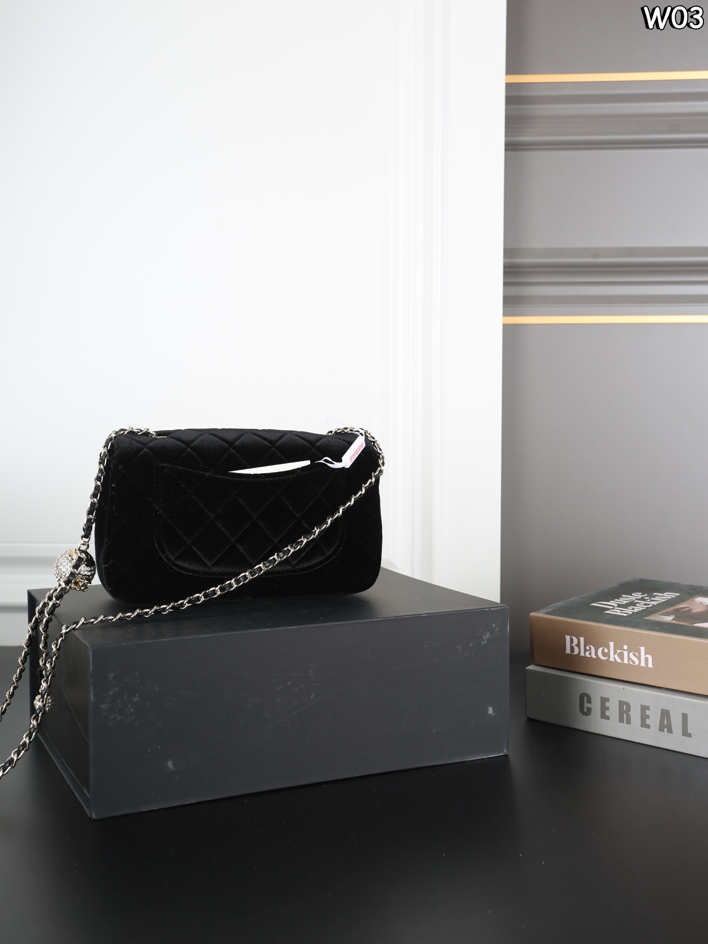 Large Full Set Gift Box Small Full Set Gift Box CHANEL Chanel Velvet Diamond Bal - Image 5