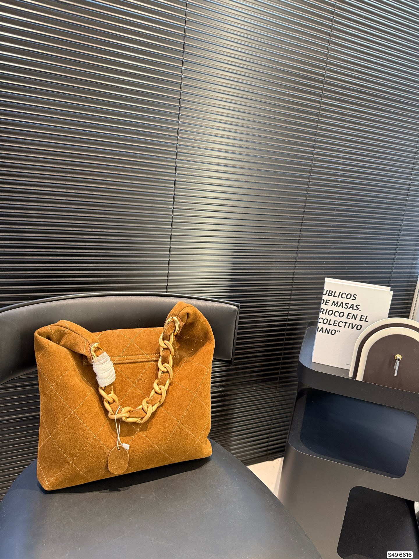 Chanel 25KSuedehobo bag autumn and winter catwalk style 𝐡𝐨𝐛𝐨 𝐦𝐚𝐱𝐢‼ Thick gold ch - Image 7