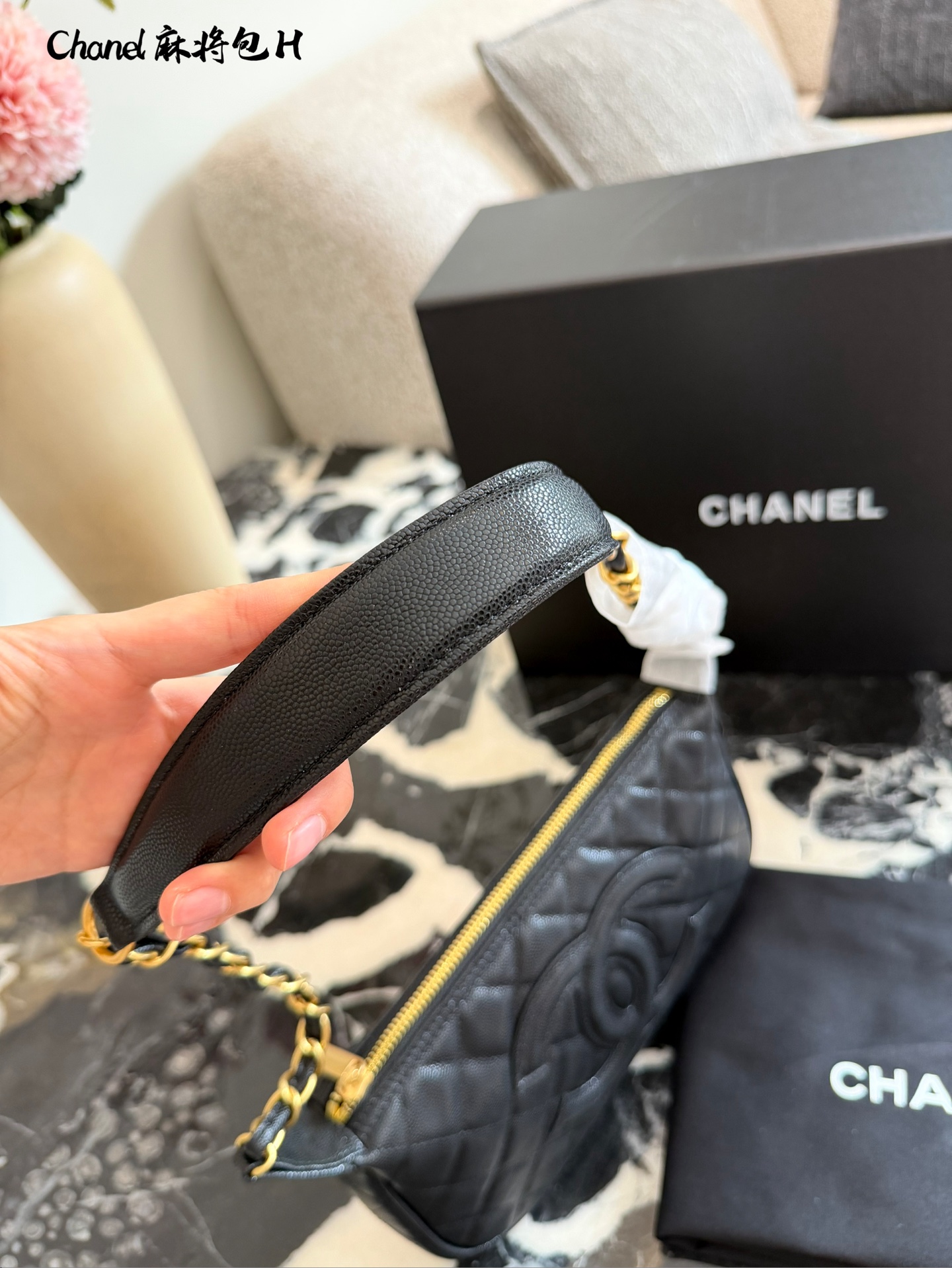 Chanel Caviar Underarm Bag Sister's Shark's Knife You can enjoy this luxury on y - Image 2