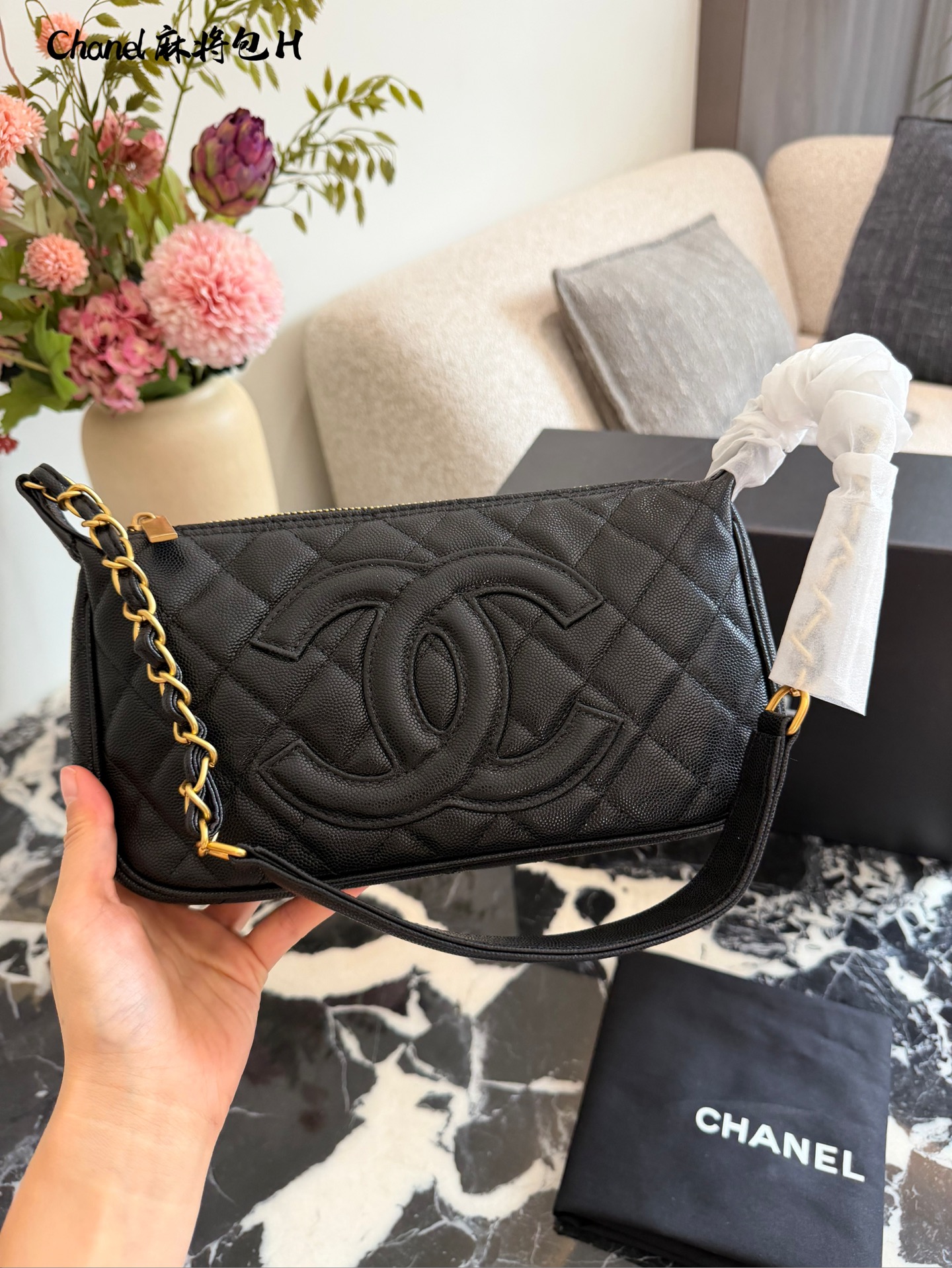 Chanel Caviar Underarm Bag Sister's Shark's Knife You can enjoy this luxury on y - Image 4