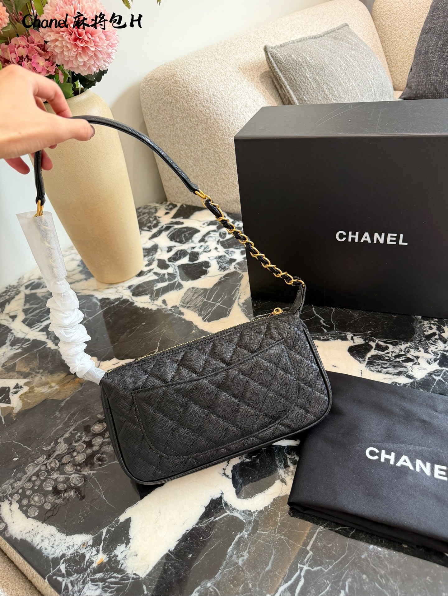 Chanel Caviar Underarm Bag Sister's Shark's Knife You can enjoy this luxury on y - Image 6