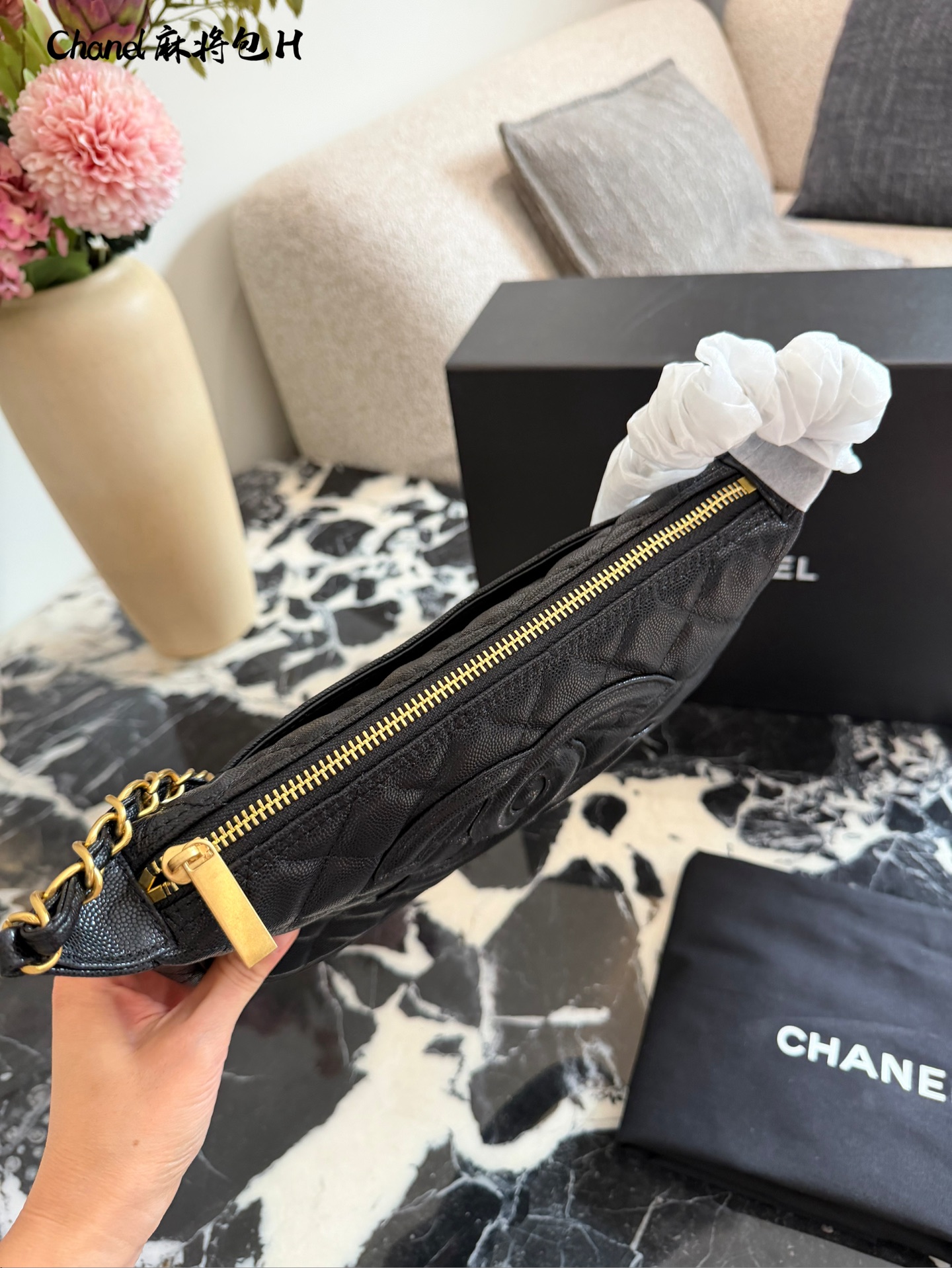 Chanel Caviar Underarm Bag Sister's Shark's Knife You can enjoy this luxury on y - Image 8