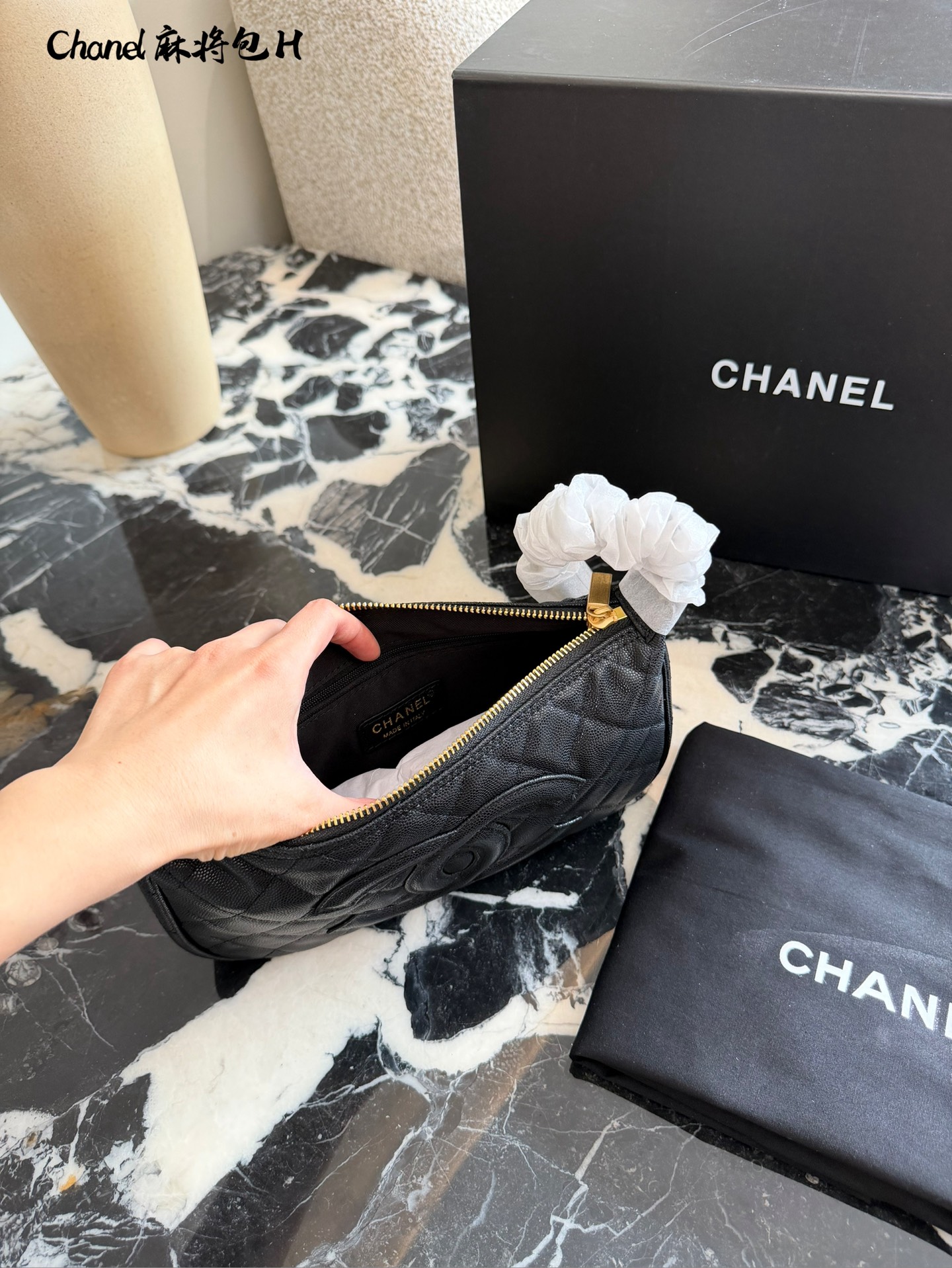 Chanel Caviar Underarm Bag Sister's Shark's Knife You can enjoy this luxury on y - Image 9