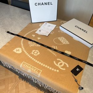 The Chanel New counter is so beautiful at the same time that it makes me cry. It