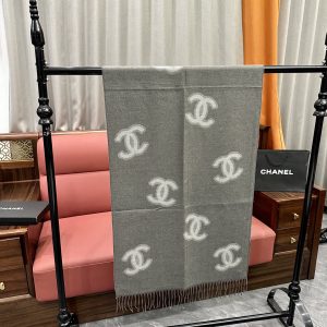 Chanel's popular women's scarf 🆕 Everyone said it looks good after buying it‼ re