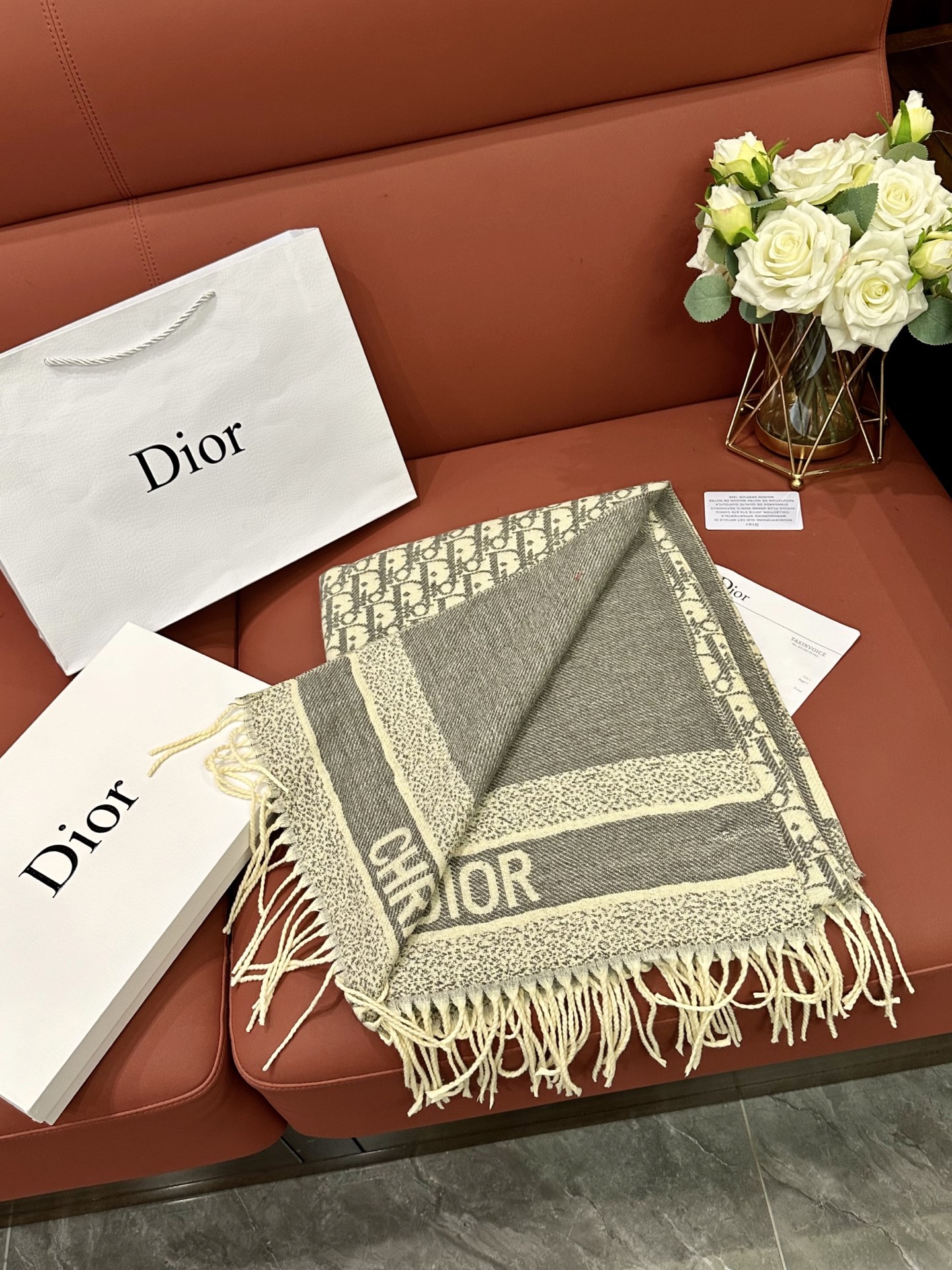 Dior’s popular women’s scarf 🆕 Everyone said it looks good after buying it‼ reco - Image 4