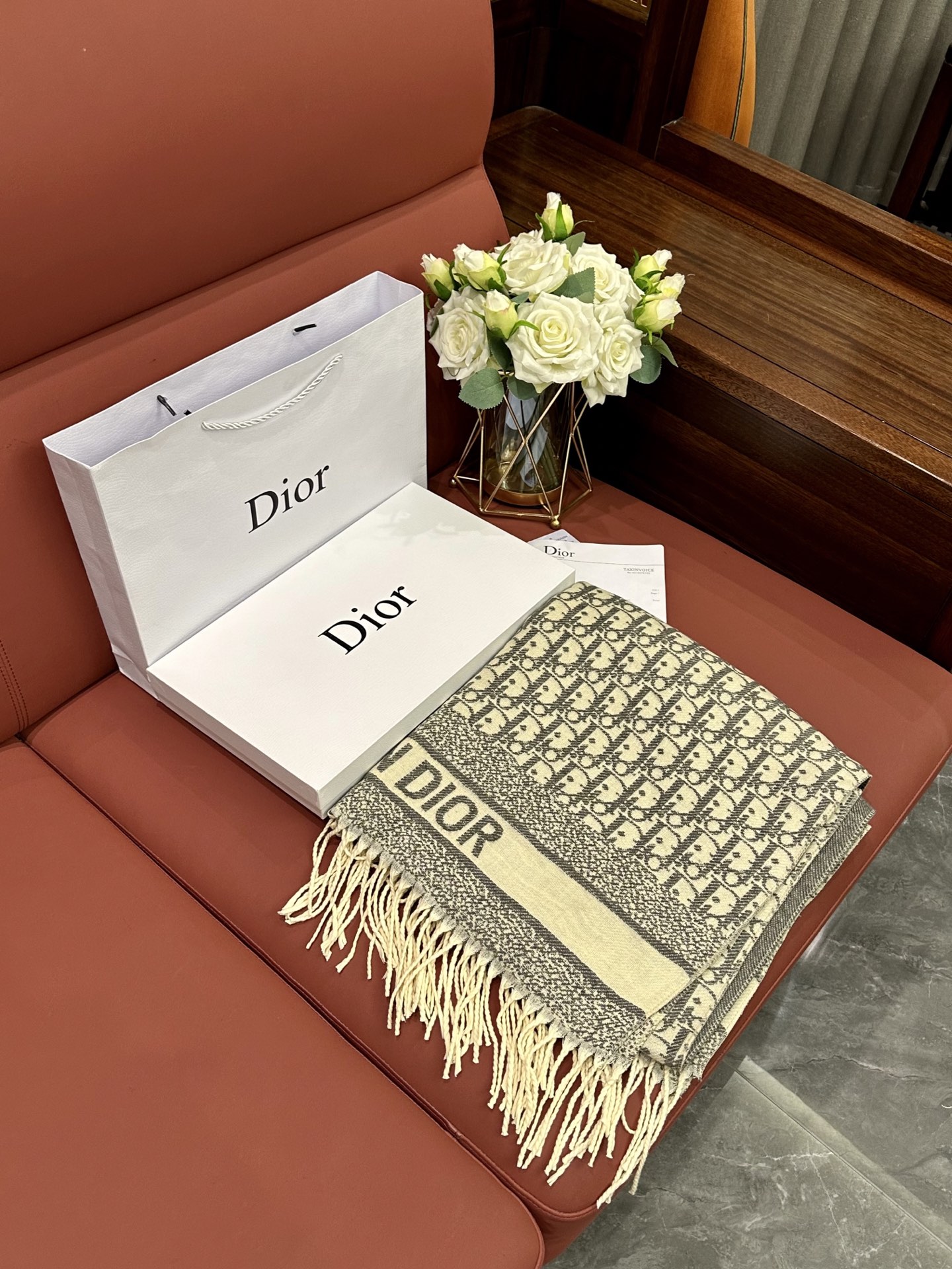 Dior’s popular women’s scarf 🆕 Everyone said it looks good after buying it‼ reco - Image 5