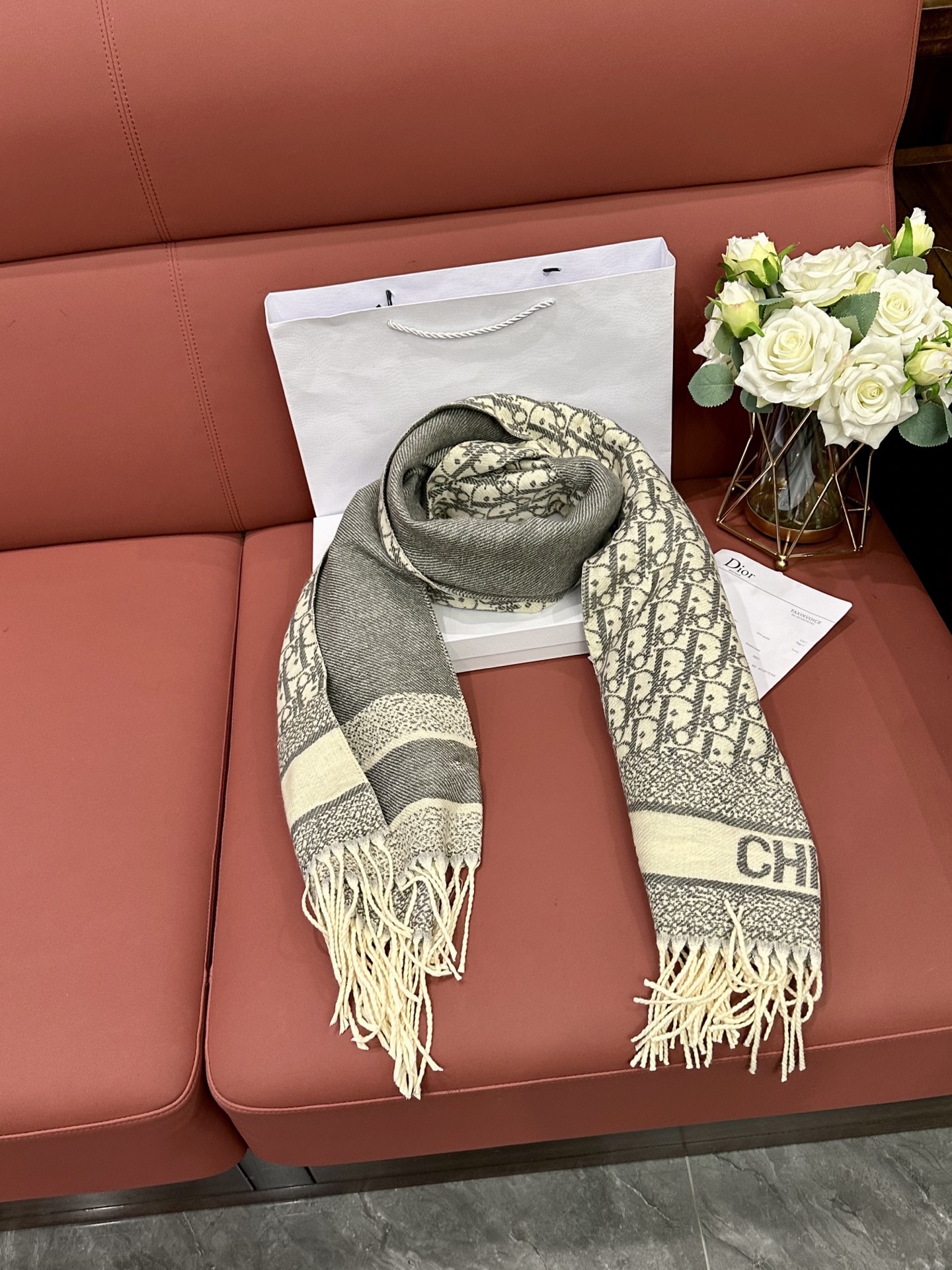 Dior’s popular women’s scarf 🆕 Everyone said it looks good after buying it‼ reco - Image 6