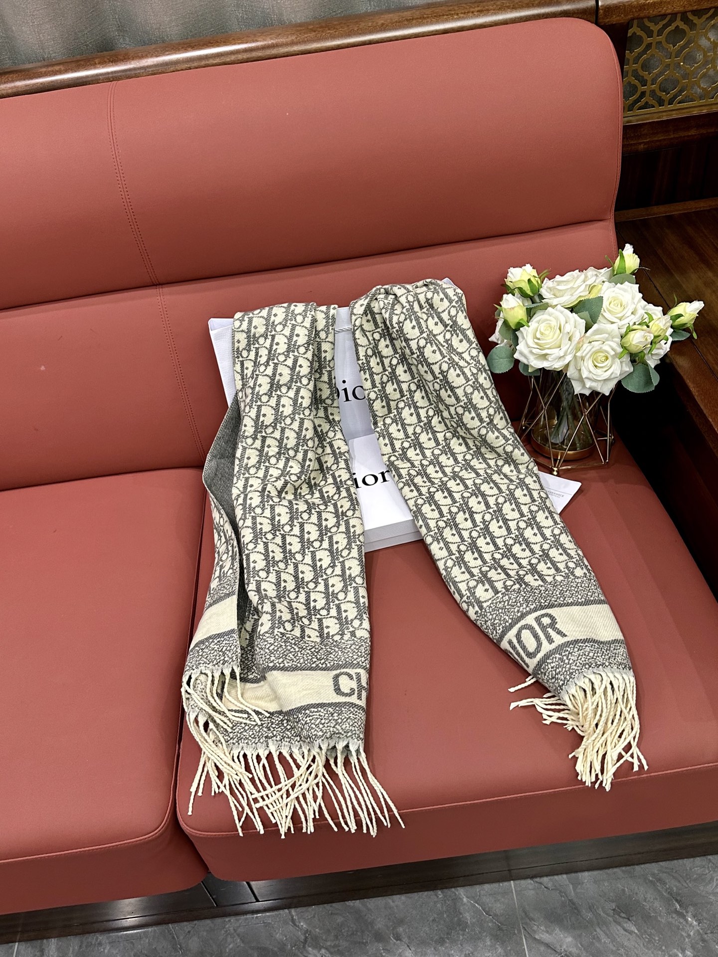 Dior’s popular women’s scarf 🆕 Everyone said it looks good after buying it‼ reco - Image 7