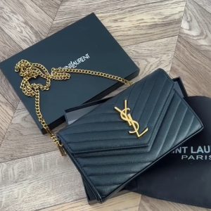 YSL Envelope Bag！