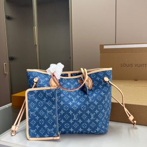 LVLouis Vuitton denim denim Shopping Bag transforms into a goddess instantly on