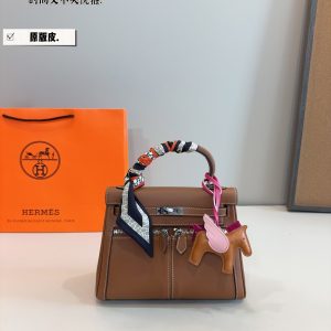 The pure leather Hermes Kelly kelly silver buckle is really fragrant. It can be