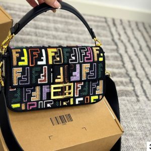 Fendi BaguetteFendiEmbroideryBaguetteMedium hit me at first sight. In addition,